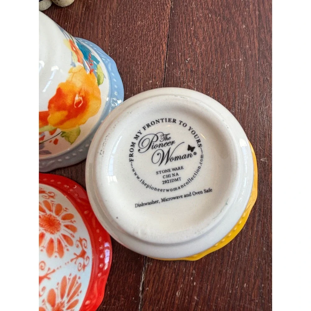 The Pioneer Woman Stoneware Ramekin Set of 4 Floral Scalloped Prep Bowls Multi